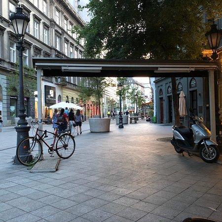 Praga Cafe and Tea House